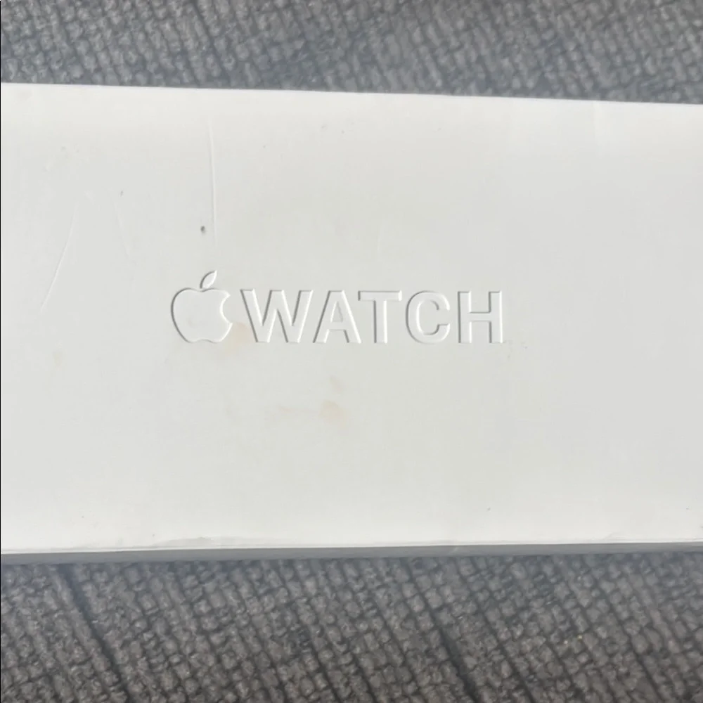 Apple Cream Smartwatch with Square Face and Silicone Band